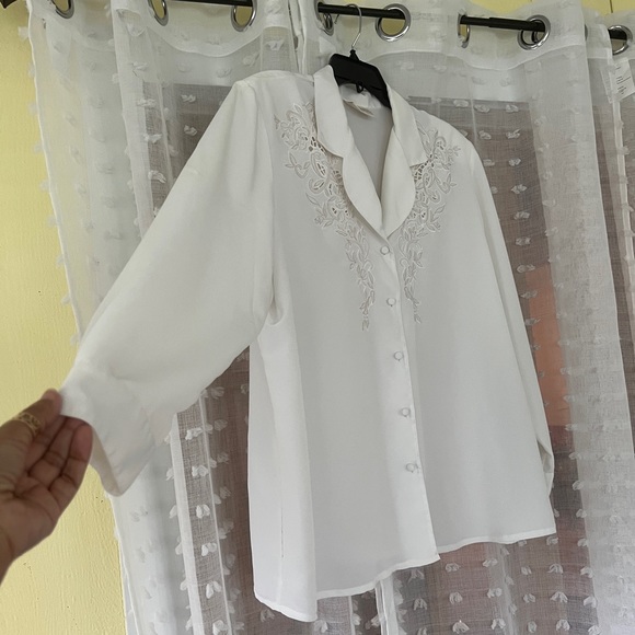 Vintage dress shirt with eyelet embroidery - Picture 4 of 5